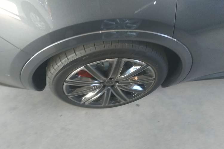 Used Hima Luxeed R7 2024 All-Electric 736 km Ultra