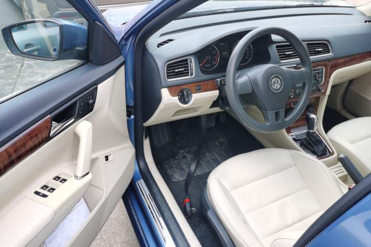 Used Volkswagen Lavida 2013 Restyled Classic 1.6L Automatic Comfort Edition Driver Seat