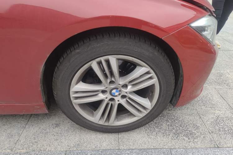 Used BMW 3 Series 2017 320Li Fashion Model Right Front Wheel Hub