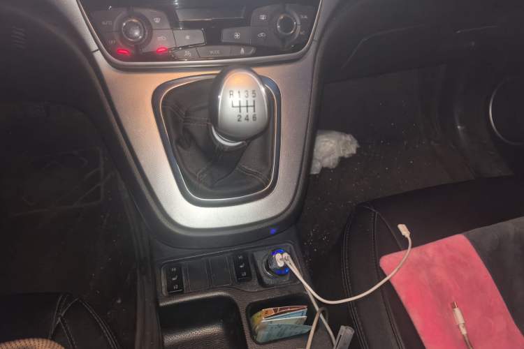 Used Haval H6 2017 Blue Label Sport Edition 1.5T Manual Two-Wheel Drive Elite Model Gear Lever