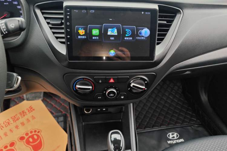 Used Hyundai Verna (new generation) 2016 1.4L Automatic Cool Edition GLS Audio And AC Panel