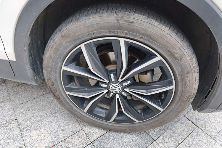 Used Volkswagen Tiguan L 2019 Revised 330TSI Automatic Two-Wheel Drive Smart & Luxury Edition China VI Standard Right Front Wheel Hub