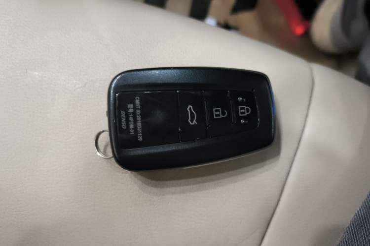 Used Toyota Camry 2019 2.0G Luxury Edition China VI Standard Vehicle Key