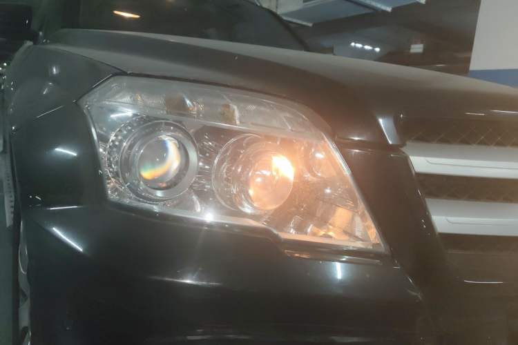 Used Mercedes-Benz GLK-Class 2011 GLK 300 4MATIC Fashion Model Right Front Headlight