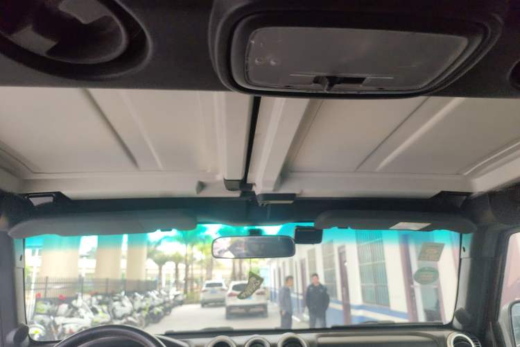 Used BAIC Off-Road BJ40 2016 40L 2.3T Automatic All-Wheel Drive Premium Edition
