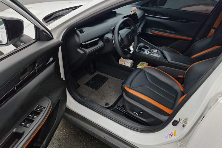 Used CHANGAN UNI-V 2023 1.5T Prestige Model
