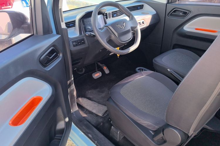 Used Wuling Hongguang MINIEV 2021 Macaron Sandwich Model 120 km Lithium Iron Phosphate Left Front Seat