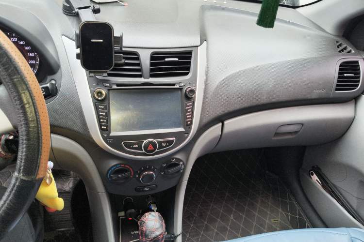 Used Hyundai Verna (older generation) 2010 Sedan 1.4L Automatic Comfort Model GS
