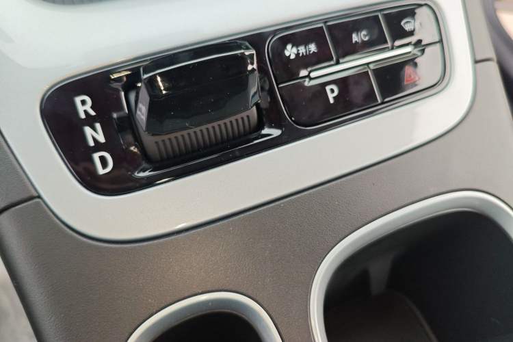 Used Geely Galaxy Geome 2026 Model 410km Carefree Edition Gear Lever