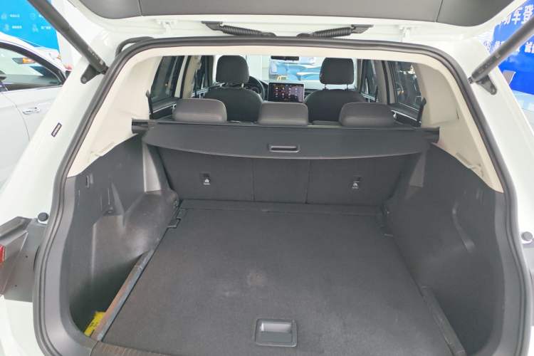 Used Volkswagen Tiguan L 2023 330TSI Automatic Two-Wheel Drive Smart Edition Trunk