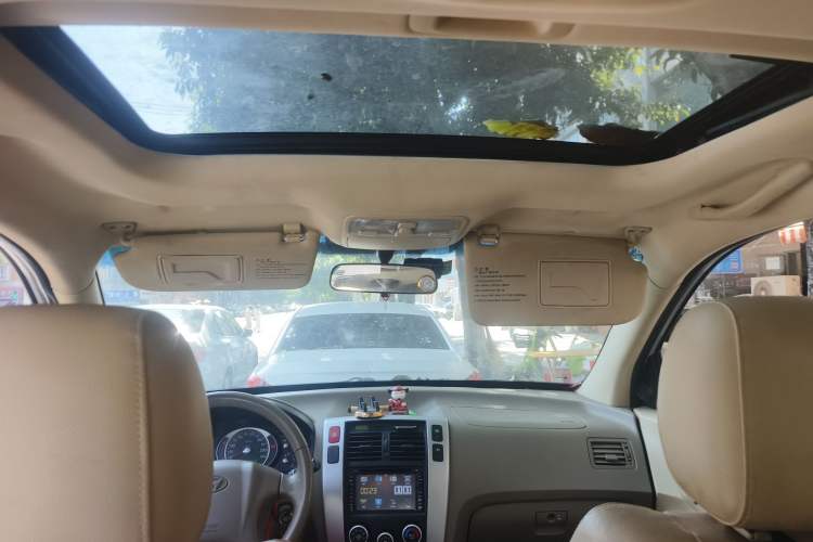 Used Hyundai Tucson 2009 2.0L Automatic Two-Wheel Drive with Sunroof Headliner