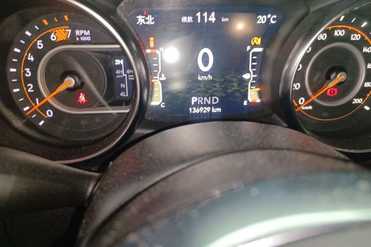 Used Jeep Wrangler 2019 2.0T Sahara Four-Door Version China VI Emission Standard Odometer Close Up