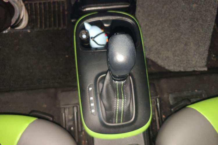 Used Roewe Clever 2021 302 km New Four-Seater Super-Efficient Version
