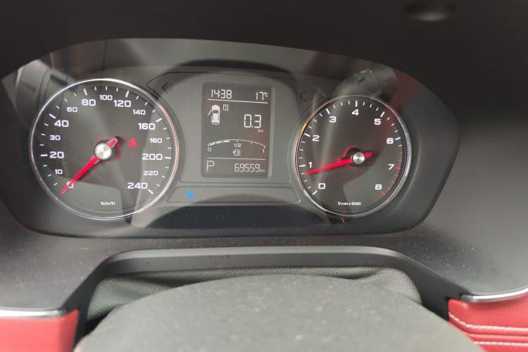 Used Roewe RX5 2016 20T Two-Wheel Drive Automatic Internet Smart Edition