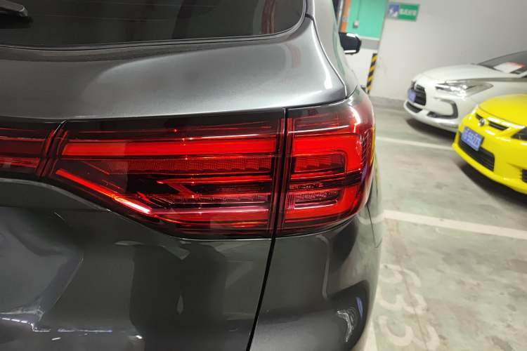 Used CHANGAN CS75 2022 Blue Whale Edition 1.5T DCT Prestige Model Exterior 3