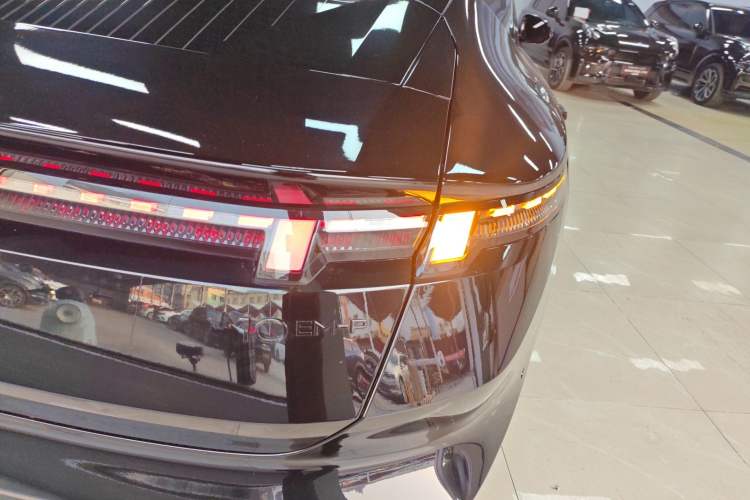 Used Lynk & Co Lynk & Co 10 EM-P 2025 Model 120 Four-Wheel Drive Ultra