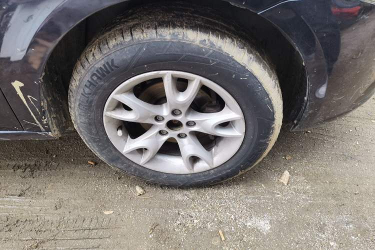 Used Brilliance Junjie FRV 2010 1.3L Manual Luxury Version Right Front Wheel Hub