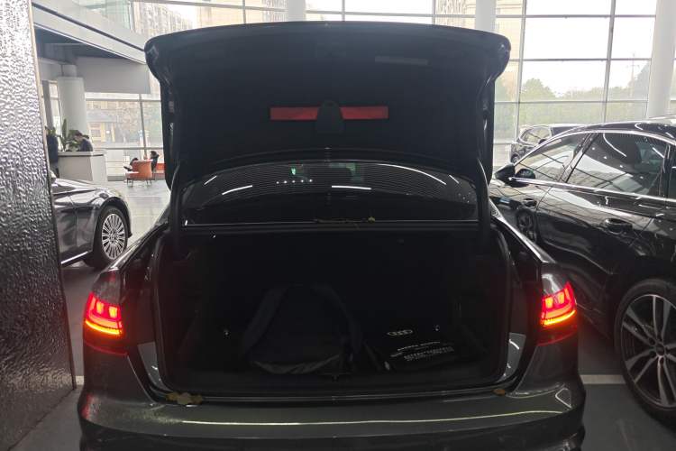 Used Audi A4L 2022 40 TFSI Luxury Prestige Edition
