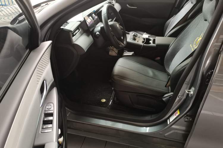 Used BYD Qin PLUS 2025 DM-i Smart Drive 55KM Leading Model Driver Seat