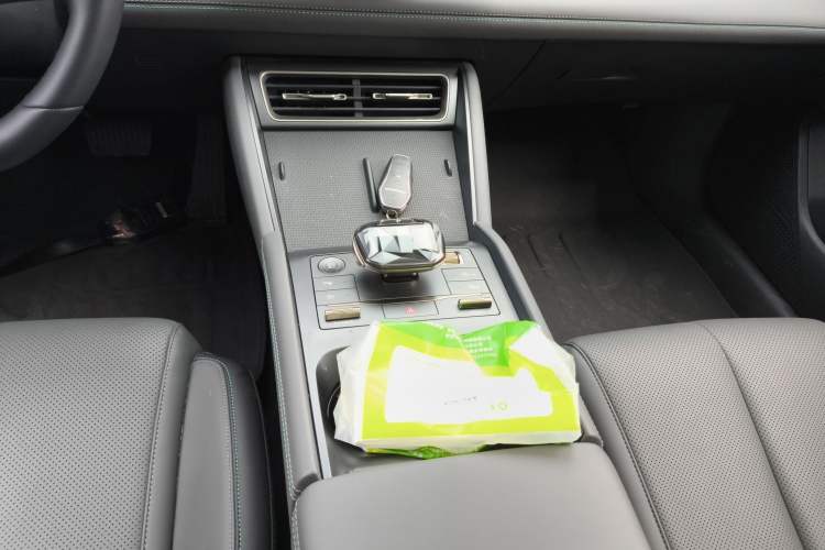 Used BYD Qin L 2025 DM-i Smart Drive 120KM Leading Model