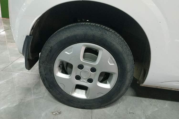 Used Roewe Clever 2021 302 km New Four-Seater Super-Efficient Version
