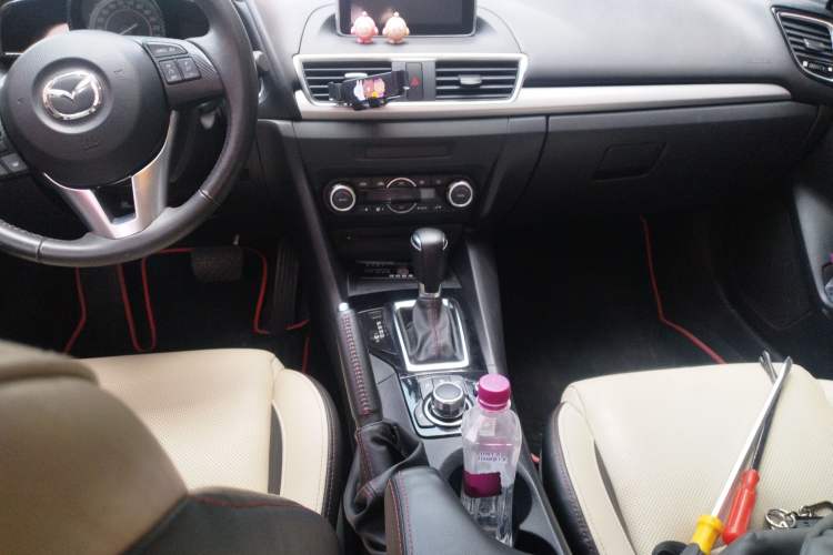 Used Mazda 3 Axela 2014 Sedan 2.0L Automatic Sport Model