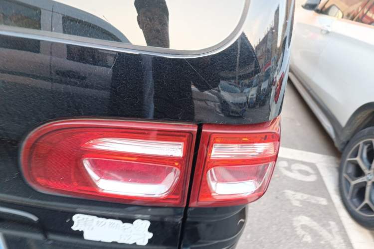 Used FORTHING Lingzhi 2020 M5L 1.6L Base Model 7 Seats