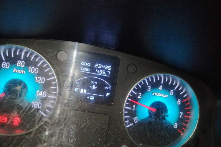 Used Jinbei Gold Hiace M Classic 2023 1.5L Engineering Lion Passenger Vehicle 5/6/7 Seats Odometer Close Up