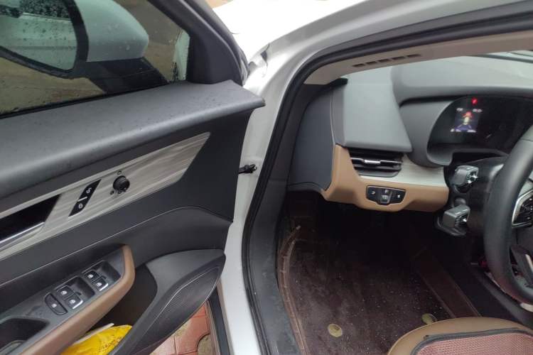 Used Hongqi E-QM5 2024 610 km PLUS
