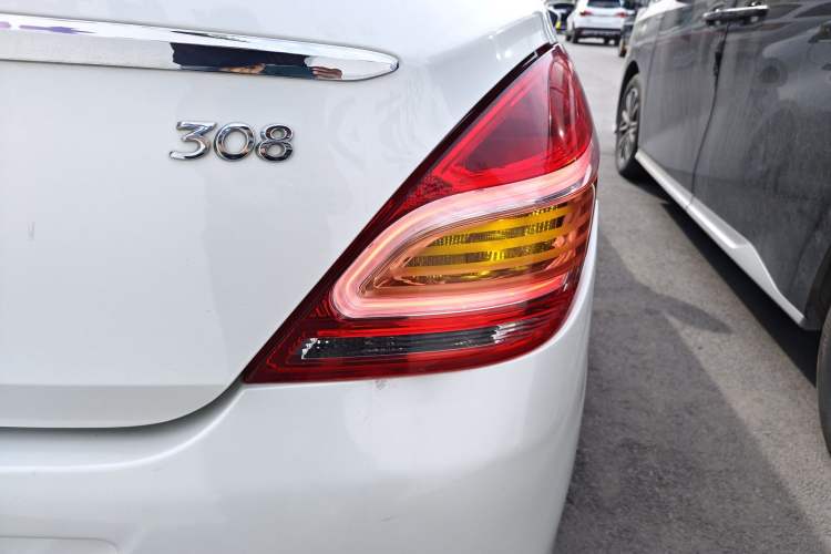 Used Peugeot 308 2014 Enjoy Edition Classic 1.6L Manual YouShang Model