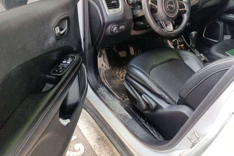 Used Jeep Compass 2017 200T Automatic Comfort Edition
