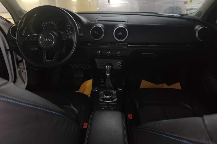 Used Audi A3 2020 Limousine 35 TFSI Fashion Edition China VI Emission Standard Audio And AC Panel