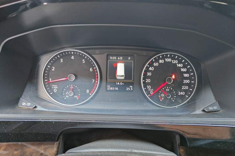 Used Volkswagen Multivan 2018 2.0 TSI Four-Wheel Drive Comfort Edition 7-Seater Instrument Cluster