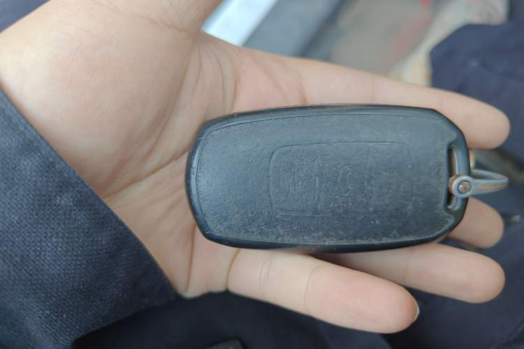 Used Geely Auto Emgrand X7 Sport 2021 Million Edition 1.8TD DCT Two-Wheel Drive Luxury Model Vehicle Key