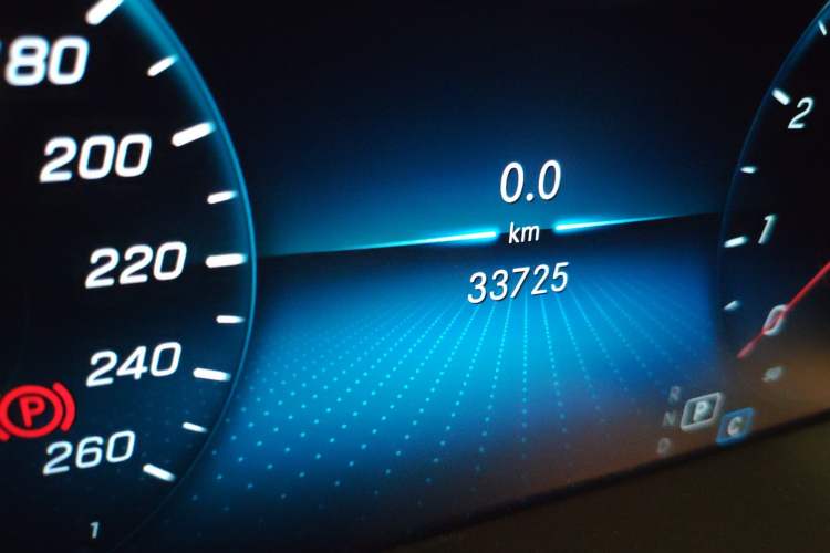 Used Mercedes-Benz C-Class 2020 Updated C 200 L Fashion Edition Odometer Close Up