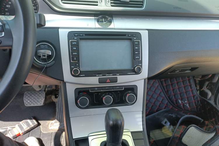 Used Volkswagen Magotan 2013 1.8TSI Premier Model Audio And AC Panel