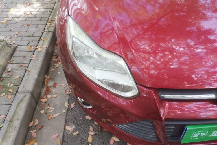 Used Ford Focus 2012 Sedan 1.6L Automatic Fashion Edition
