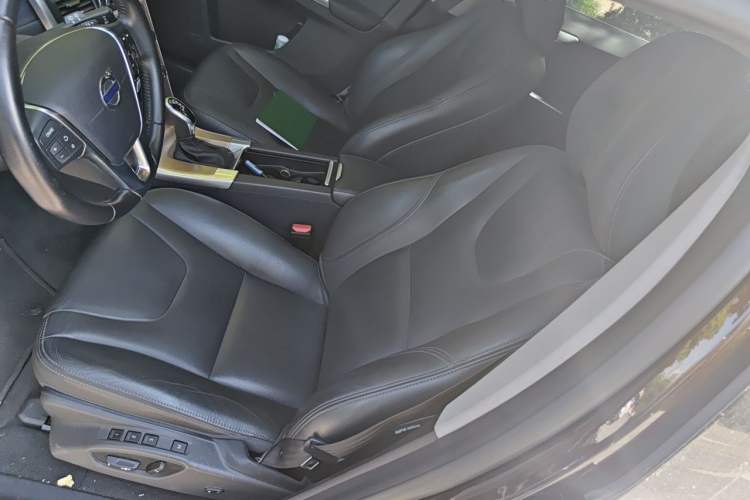 Used Volvo XC60 2017 T5 Smart Upgrade Edition
