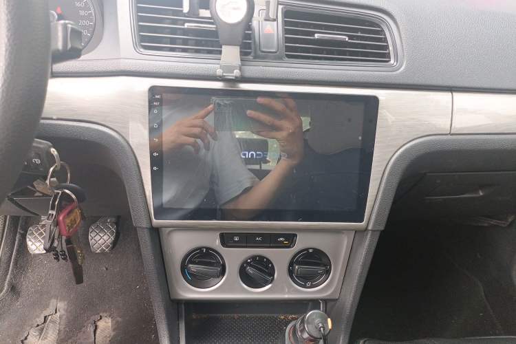 Used Volkswagen Lavida 2013 1.6L Manual Fashion Edition
