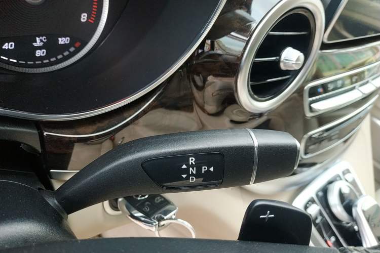 Used Mercedes-Benz V-Class 2016 V 260 L Prestige Extended Edition