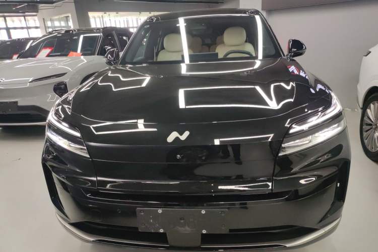 Used ONVO Luxeed L90 2025 Model—Ultra Six-Seater Version
