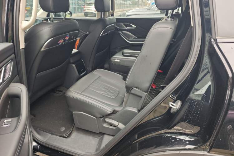 Used Hongqi HS7 PHEV 2024 2.0T PHEV Four-Wheel Drive Flagship Edition 6 Seats Left Rear Seat