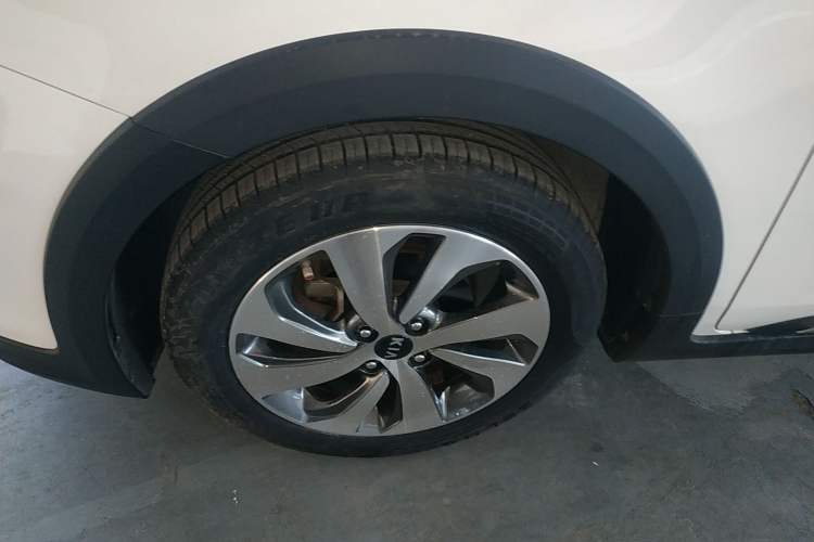 Used Kia KX Cross 2017 1.4L AT GLS
