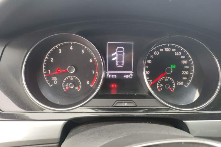 Used Volkswagen Lamando 2017 280TSI DSG Comfort Edition Instrument Cluster