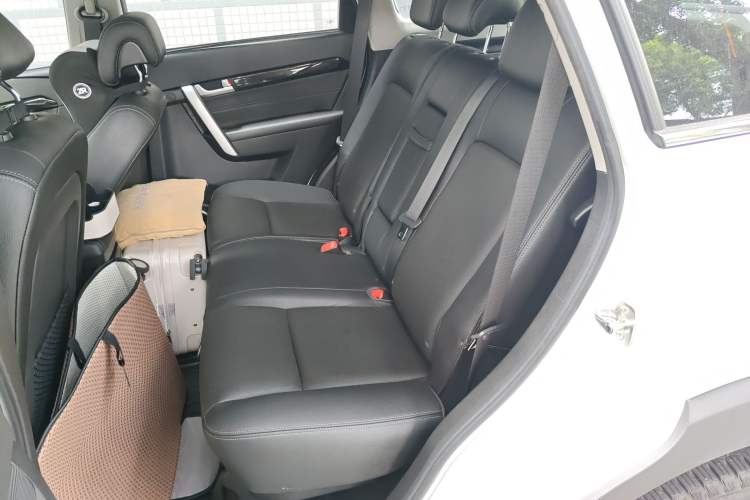 Used Chevrolet Captiva 2014 2.4L 4x4 Flagship Edition 7 Seats
