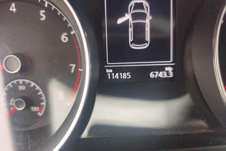 Used Volkswagen Golf 2017 280TSI Automatic R-Line Million-Vehicle Commemorative Edition Odometer Close Up