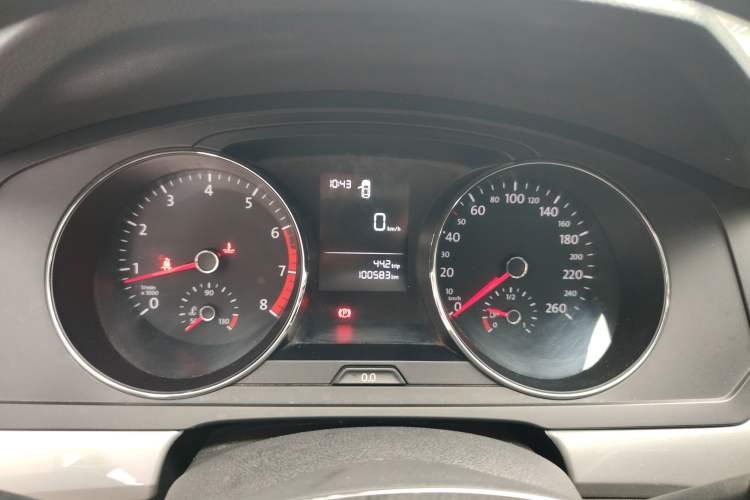 Used Volkswagen Lamando 2017 230TSI Manual Trend Edition Instrument Cluster