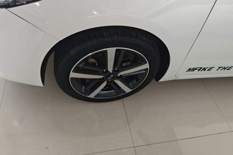 Used Kia K3 2017 1.6L Automatic 15th Anniversary Special Edition GLS Left Front Wheel Hub