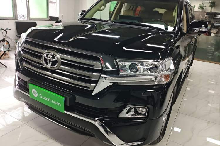 Used Toyota Land Cruiser 2017 4.0 V6 Low-Trim Version—Middle East