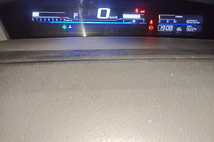 Used Honda Jade 2014 1.8L Automatic Comfort Elite Version 5 Seats
